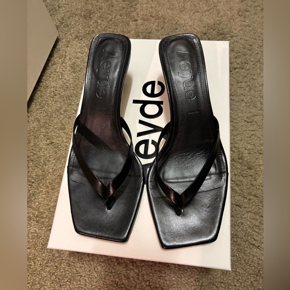 Black Women's Heeled Sandals - Picture 2 of 6